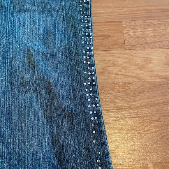 low rise jeans - Picture 3 of 3